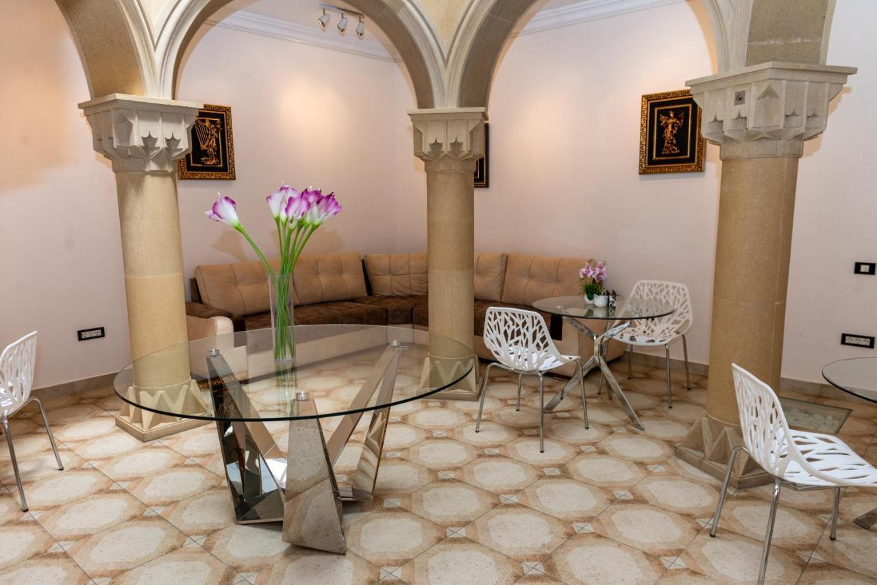 Utopia Hotel Baku Exteriör bild